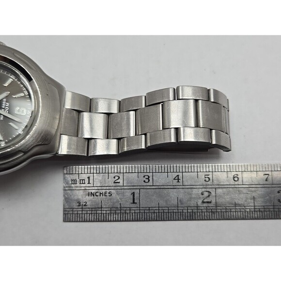 Casio Edifice EF104 Quartz Black Dial Date 100M Stainless Steel New Battery Mens - Picture 11 of 13